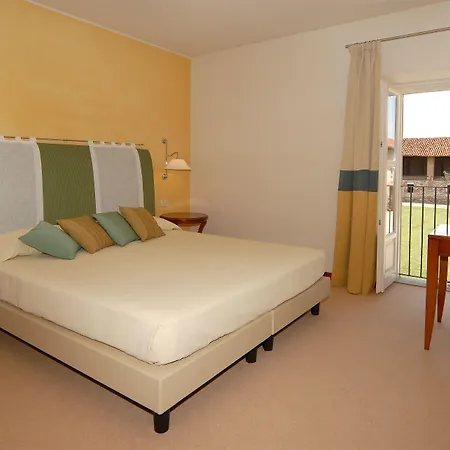 Antico Podere Propano 3* 살루초